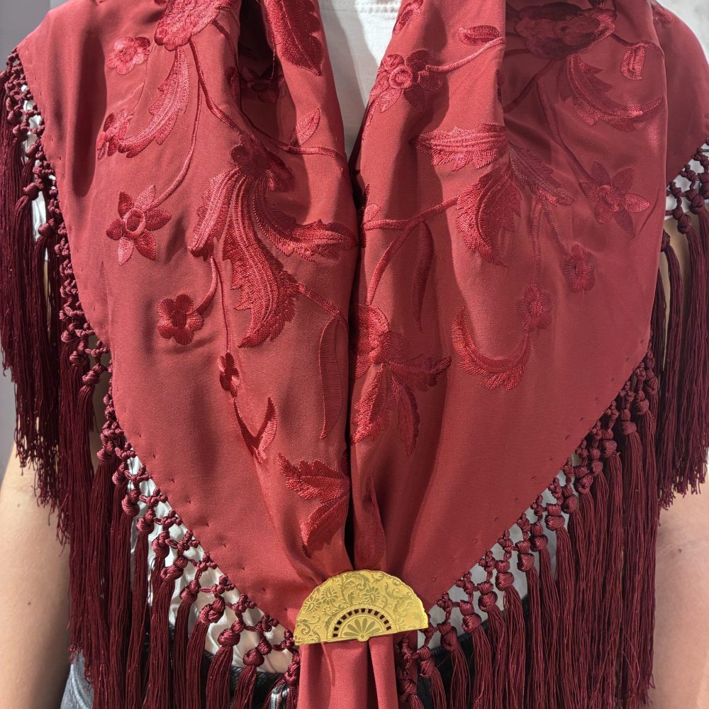 Mantón Bordado Pascual Márquez Granate Monocolor